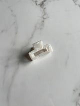 Mini Hera Hairclip | Pearl White