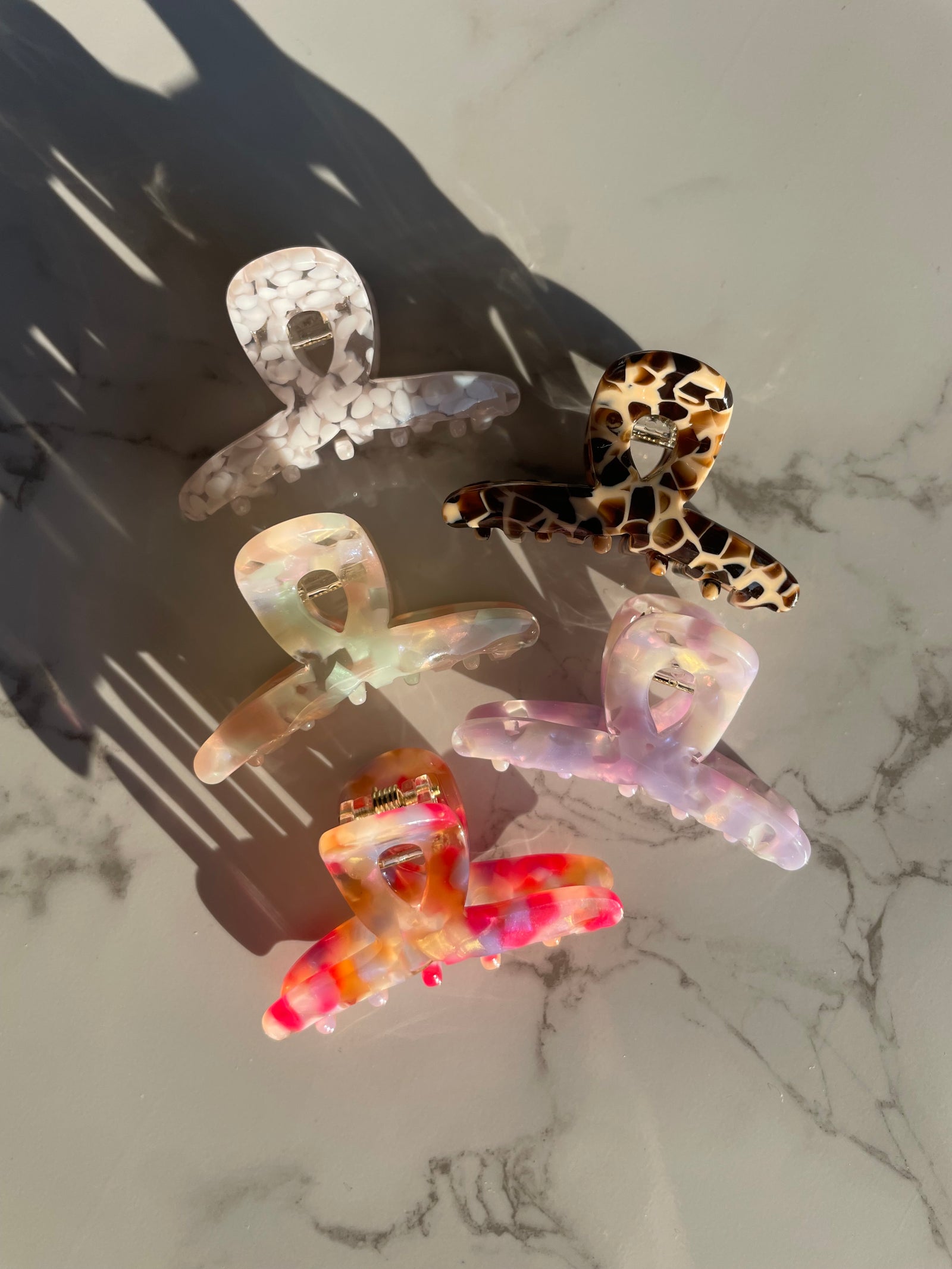 Mini Hairclip Twist | Iced Latte – Xenakis Store