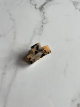 Mini Hera Hairclip | Beige Tortoise