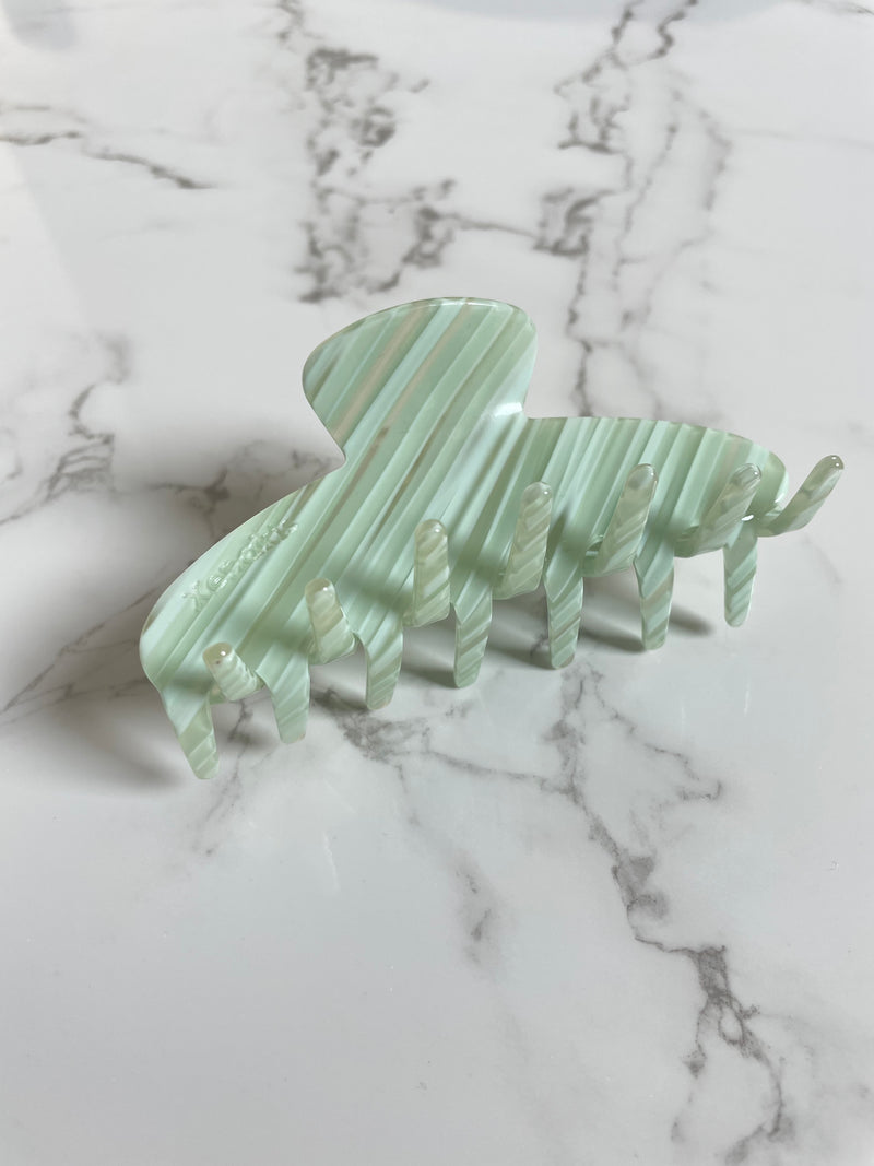 Calypso hairclip