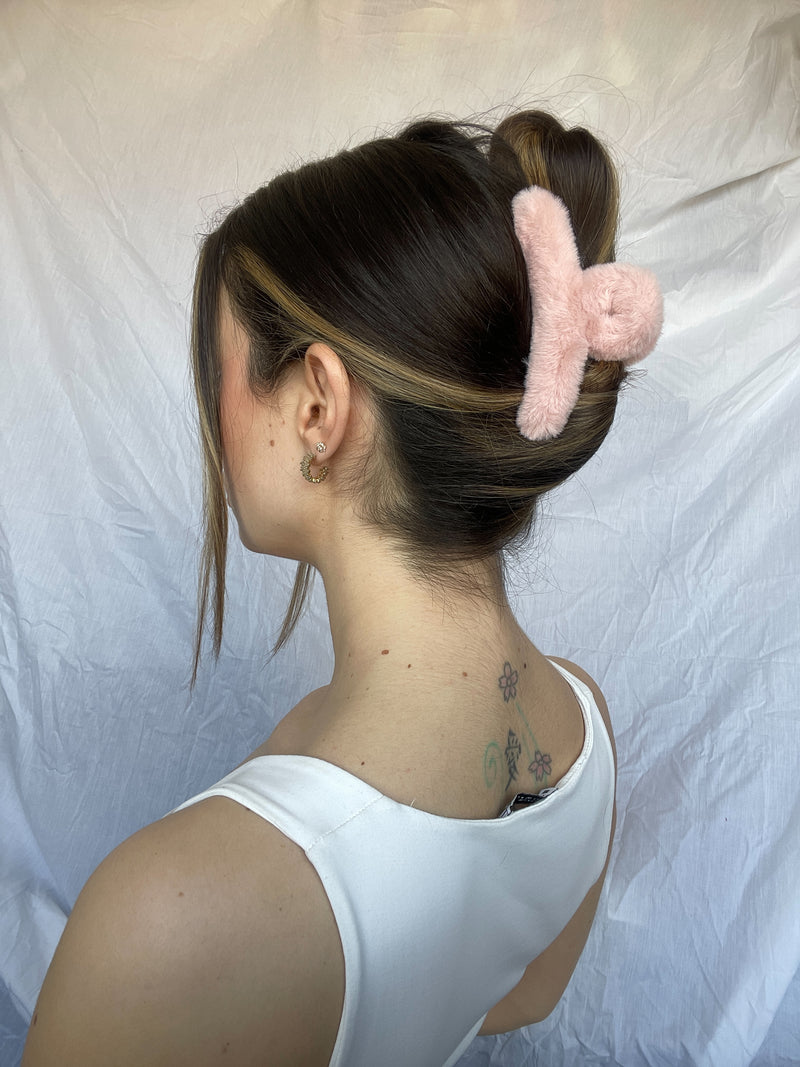 Cozy hairclip faux fur
